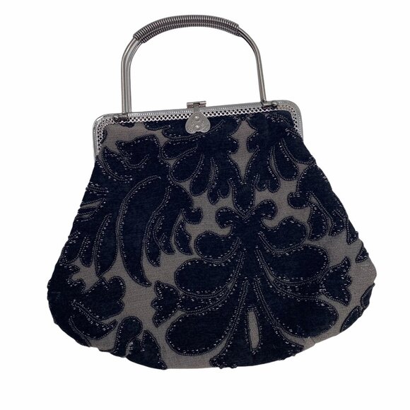Shakeels Concepts Handbags - Vintage Shakeels Concepts Black Elegant Beaded Kiss lock shell shape bag